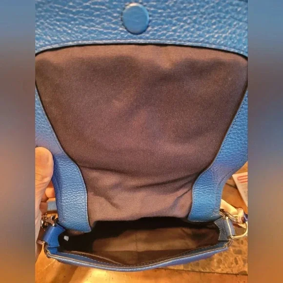 Marc Jacobs electric blue crossbody - Picture 7 of 10